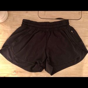 Lululemon tracker shorts